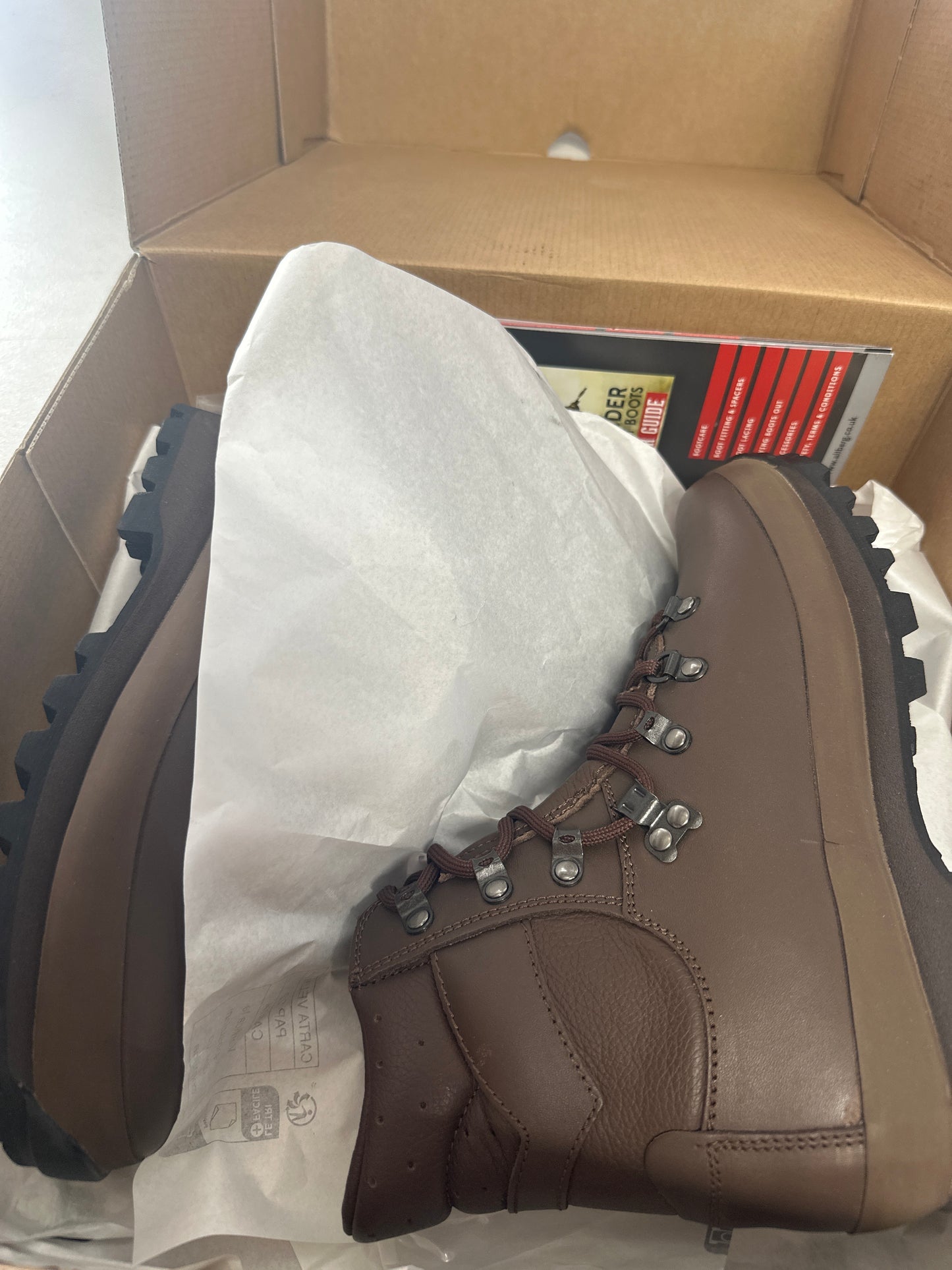 British Army Issued ALTBERG SIZE 5M MALE COMBAT BOOTS BRAND NEW #9