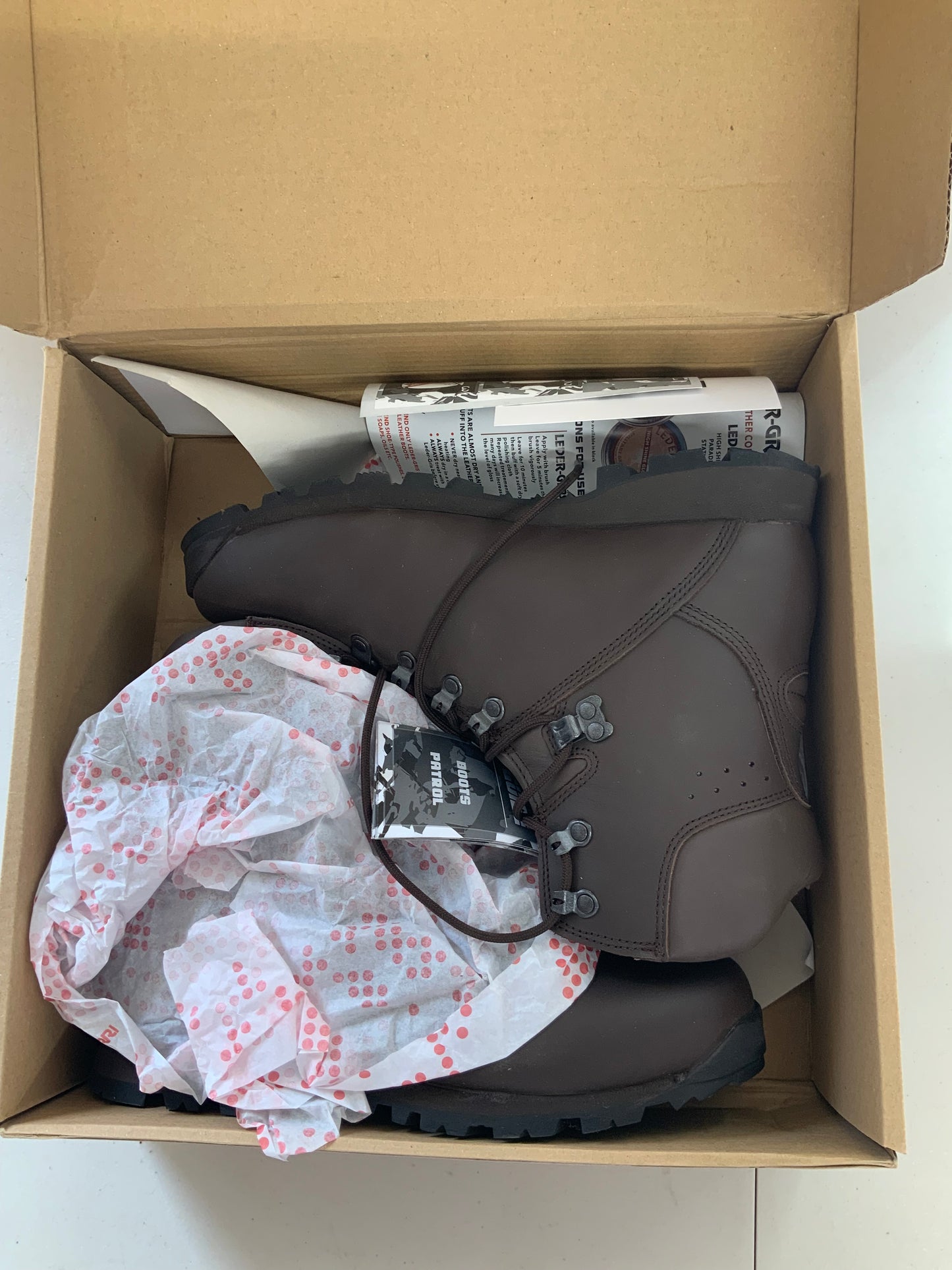 British Army Issued ITURRI size 8 male boots BRAND NEW