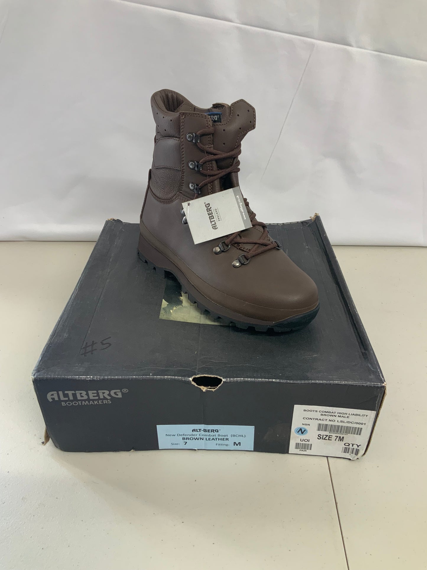 British Army Issued ALTBERG SIZE 7M MALE COMBAT BOOTS BRAND NEW #5